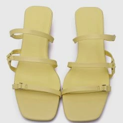 Milliotandco Throne Rounded Toe Heels (Yellow) Shoes