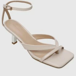 Milliotandco Shoes Beautiful Thong Heels (White)