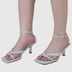 Milliotandco Beautiful Thong Heels (Sky Blue)