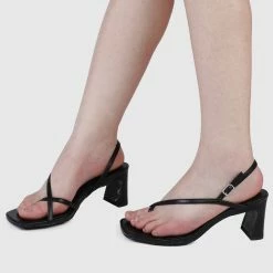 Milliotandco Shoes Slender Toe Ring Heels (Black)