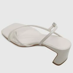 Milliotandco Shoes Slender Toe Ring Heels (White)