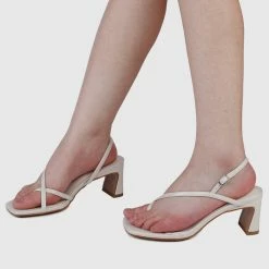 Milliotandco Shoes Slender Toe Ring Heels (White)