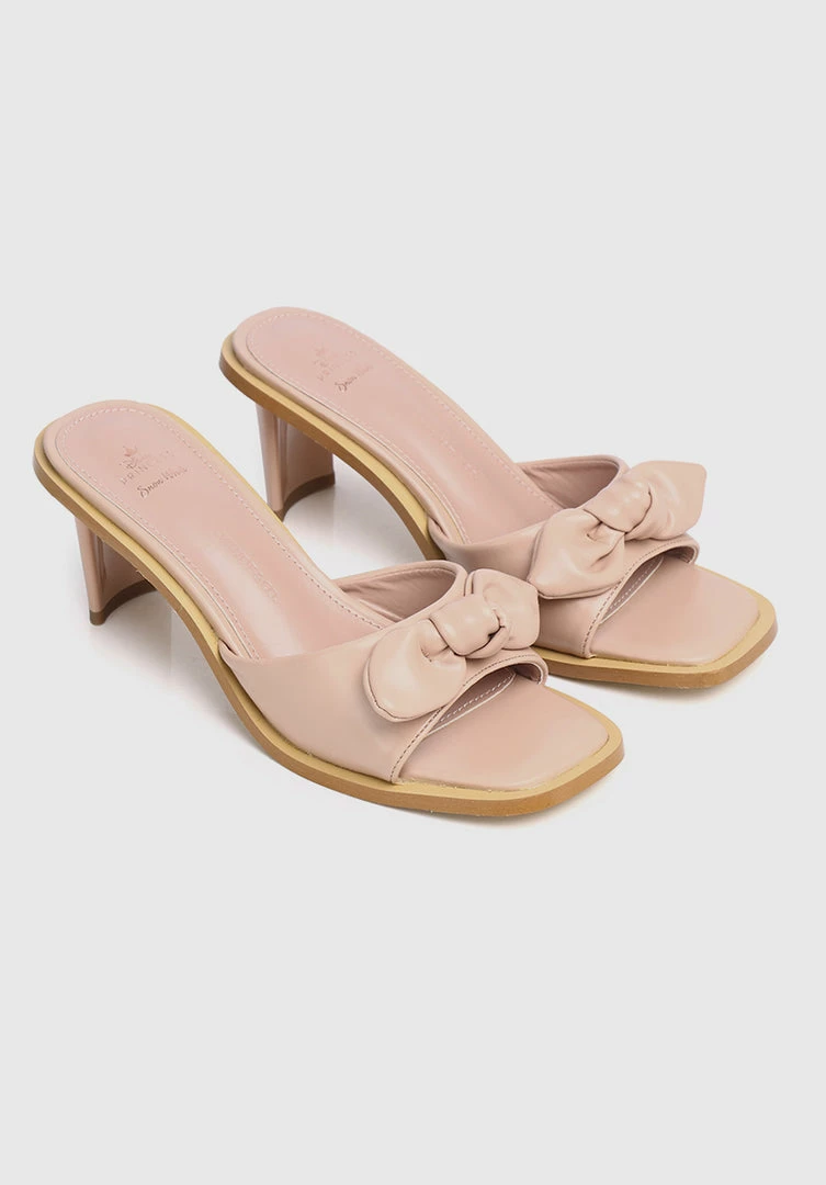 Milliotandco Disney Snow White Fairest Of 'Em All Bow Heels Open Toe Heels (Nude)