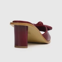 Milliotandco Shoes Disney Snow White Fairest Of'Em All Bow Heels Open Toe Heels (Dark Red)