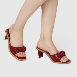 Milliotandco Shoes Disney Snow White Fairest Of'Em All Bow Heels Open Toe Heels (Dark Red)