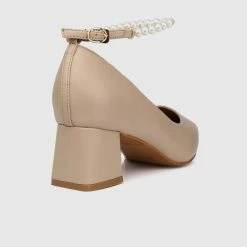 Milliotandco Disney Belle Bibliophile Classic Pump Heels Pointed Toe Heels (Nude) Shoes