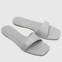 Milliotandco Shoes Jordan Open Toe Flat Sandals (Sky Blue)