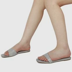 Milliotandco Shoes Jordan Open Toe Flat Sandals (Sky Blue)