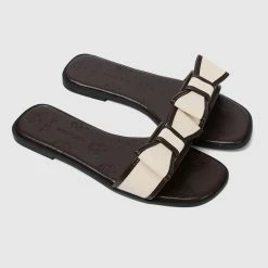 Milliot & Co Shoes Disney Minnie Be Free Open Toe Sandals & Flip Flops (Brown)