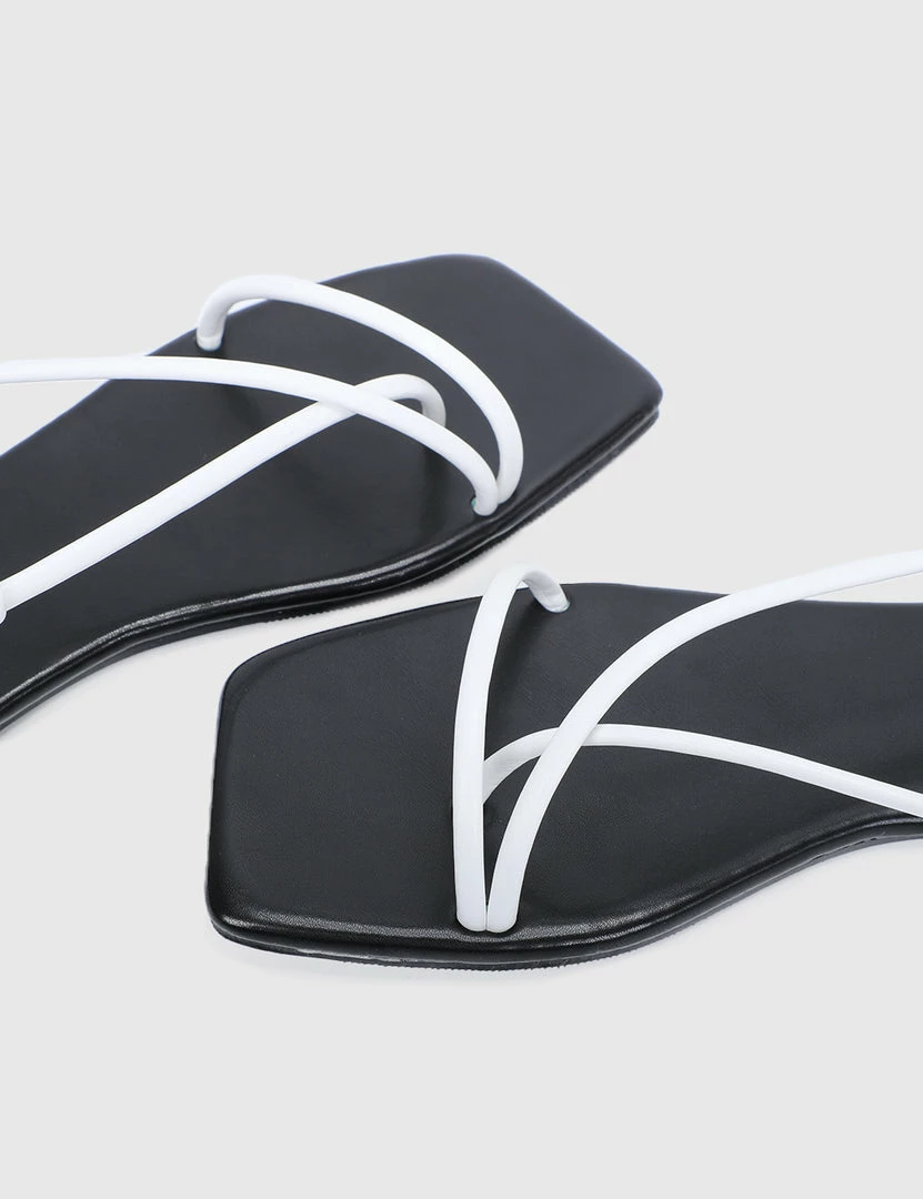 Milliotandco Shoes Charlotte Open Toe Sandals & Flip Flops (White)