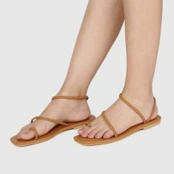 Milliotandco Disney Rapunzel I See Braided Square Toe Sandals Toe Ring Sandals & Flip Flops (Brown)