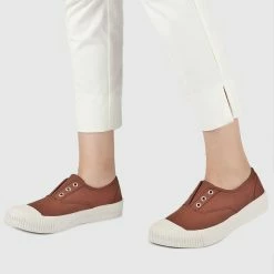 Milliotandco Tommie Rounded Toe Sneakers (Brunette)