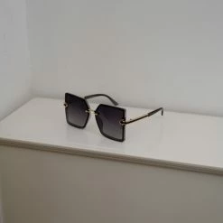 Milliotandco Viola Square Sunglasses (Black)