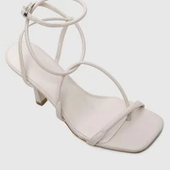 Milliotandco Shoes Darby Toe Ring Heels (White)